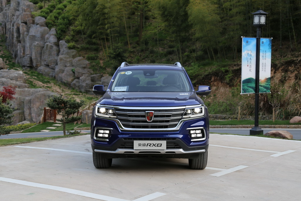荣威RX8