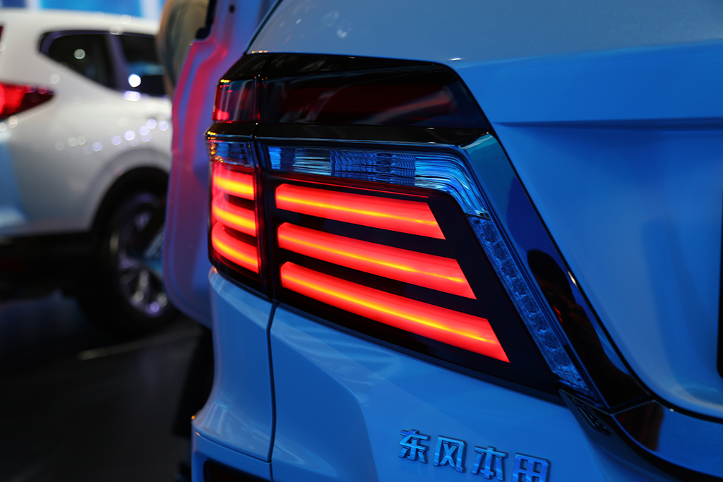 艾力绅锐·混动