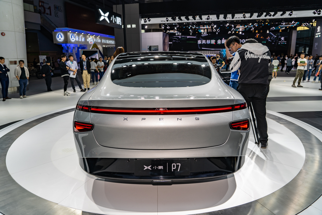 小鹏汽车P7