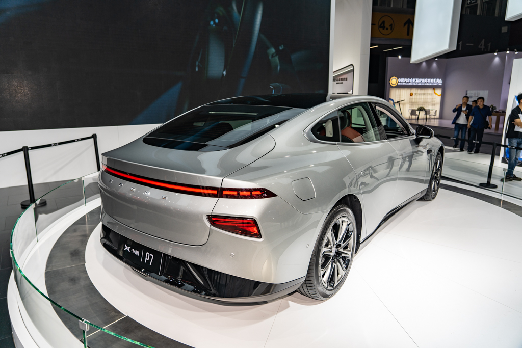 小鹏汽车P7
