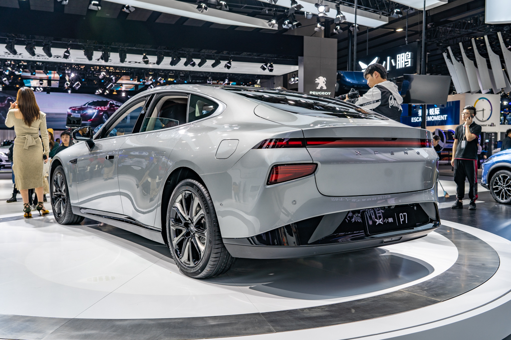 小鹏汽车P7