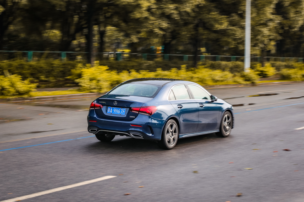 奔驰A级
