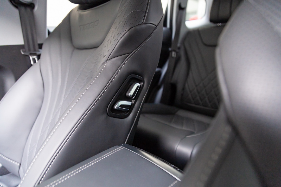 瑞虎8 PLUS 鲲鹏e+