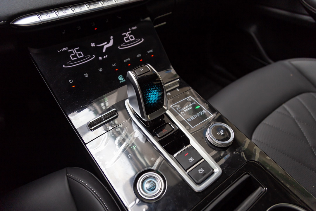 瑞虎8 PLUS 鲲鹏e+