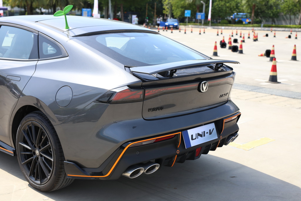 长安UNI-V
