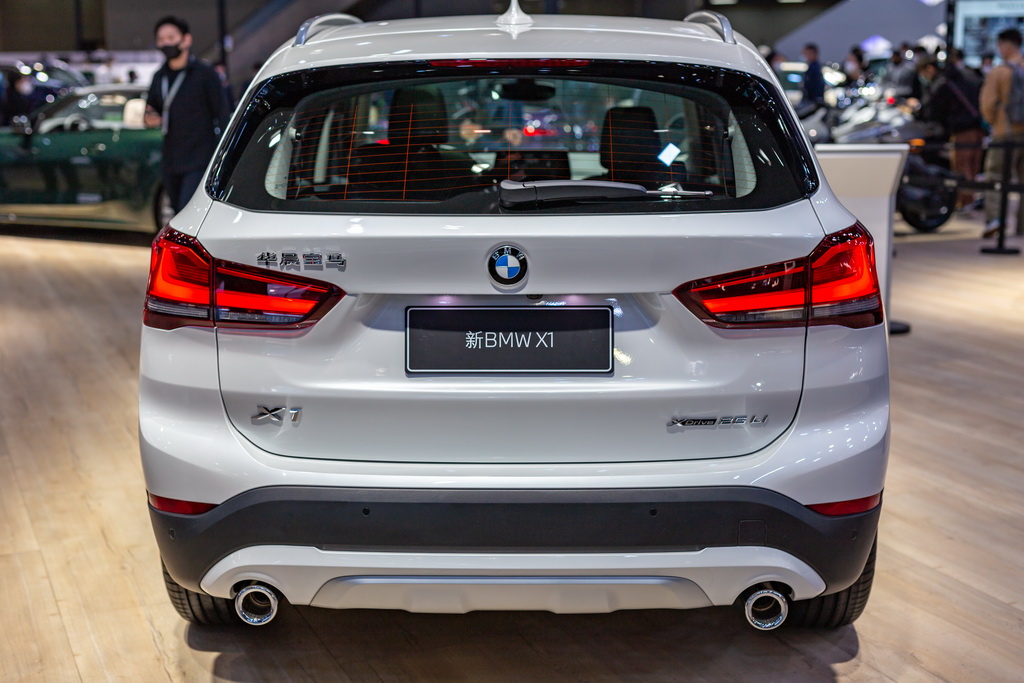 宝马X1